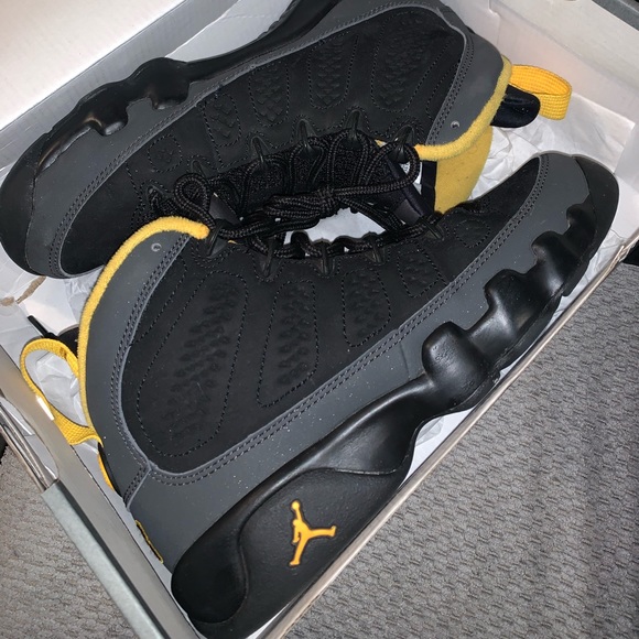 air jordan retro 9 black university gold